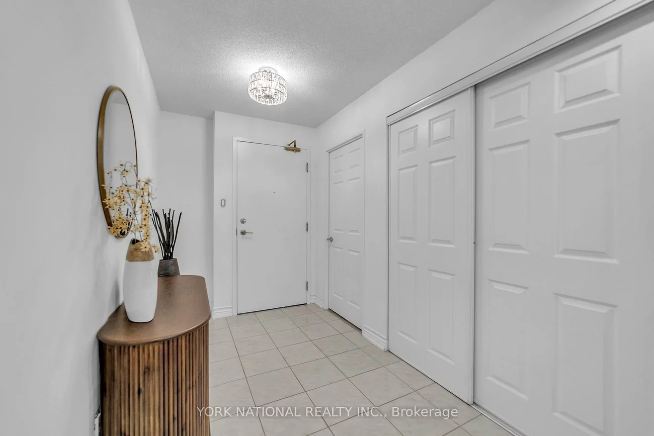 14924, Yonge, Aurora Highlands, Aurora