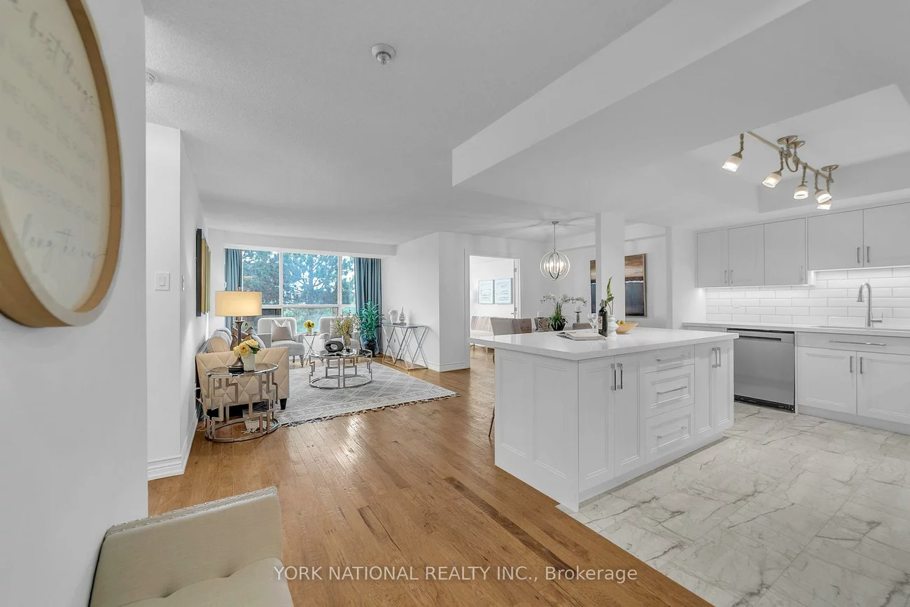 14924, Yonge, Aurora Highlands, Aurora