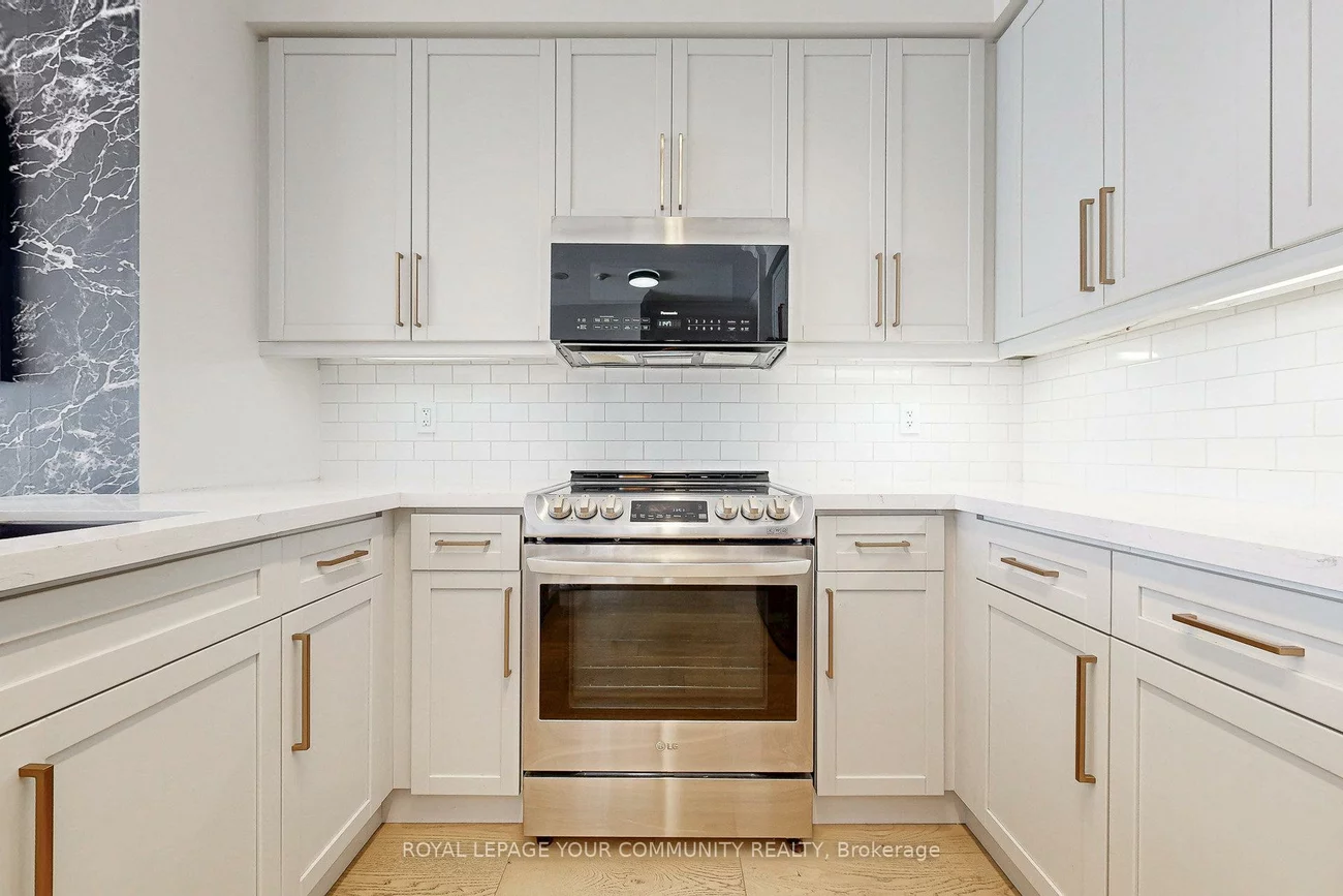 180, John West, Bayview Wellington, Aurora