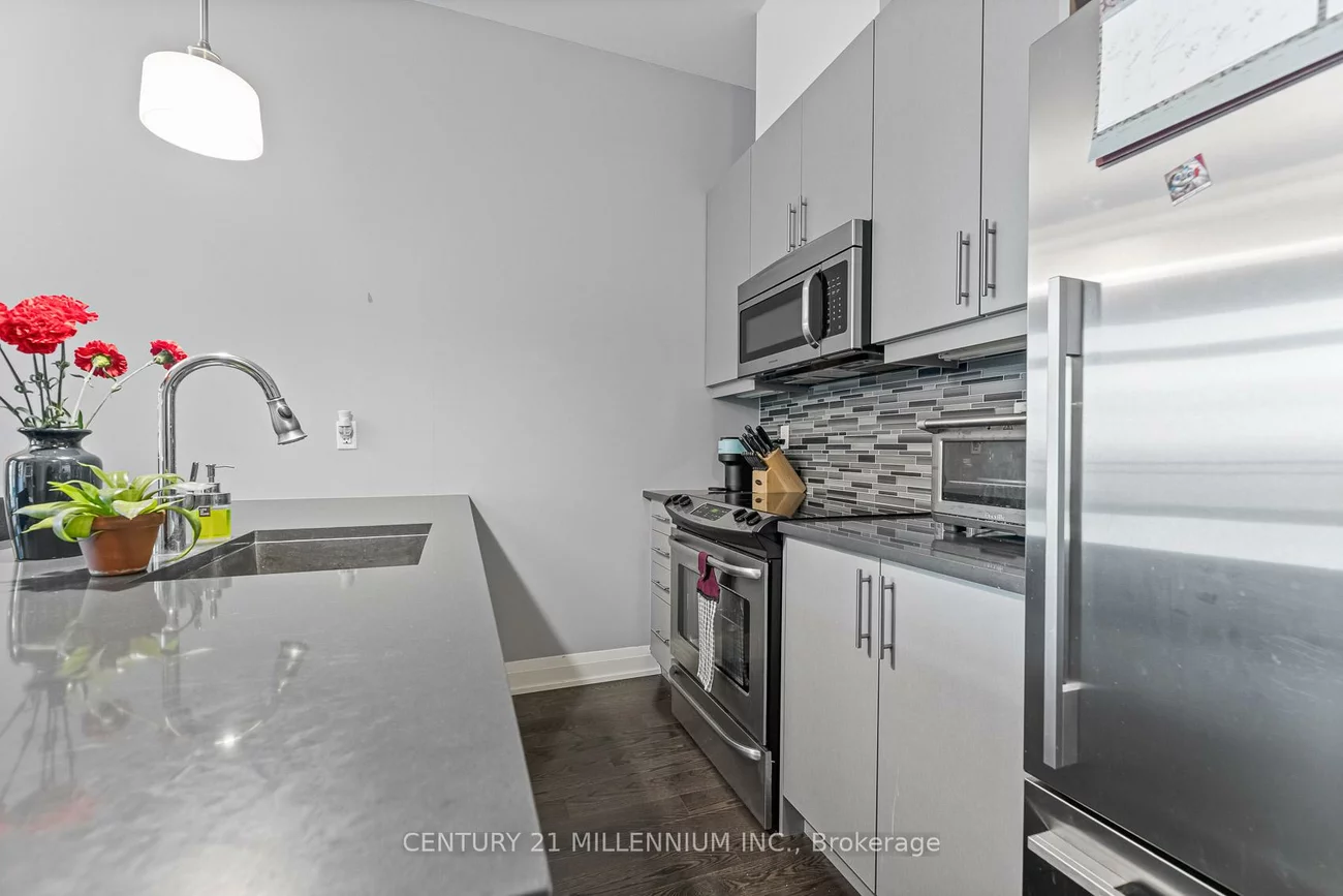 15277, Yonge, Aurora Village, Aurora