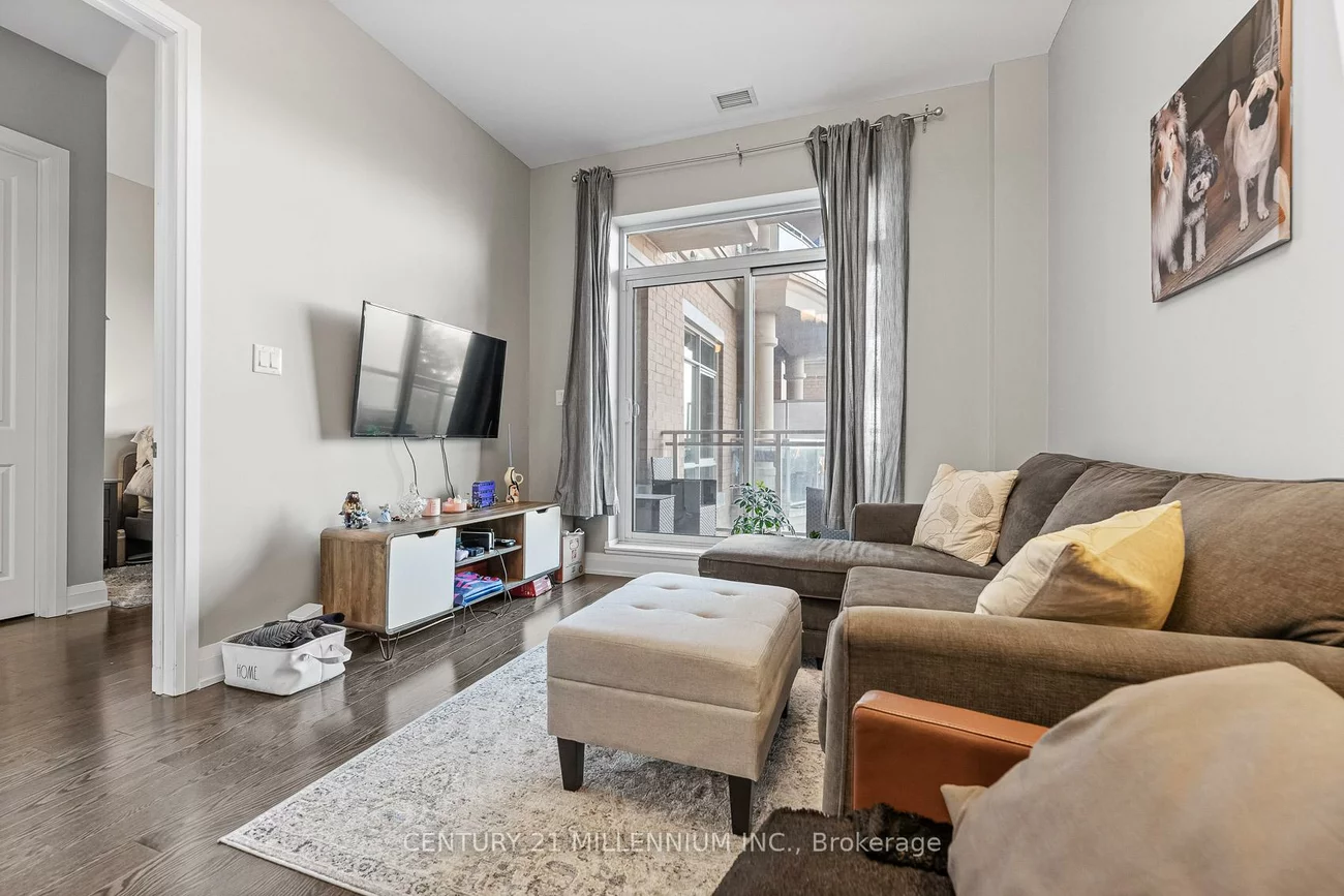 15277, Yonge, Aurora Village, Aurora