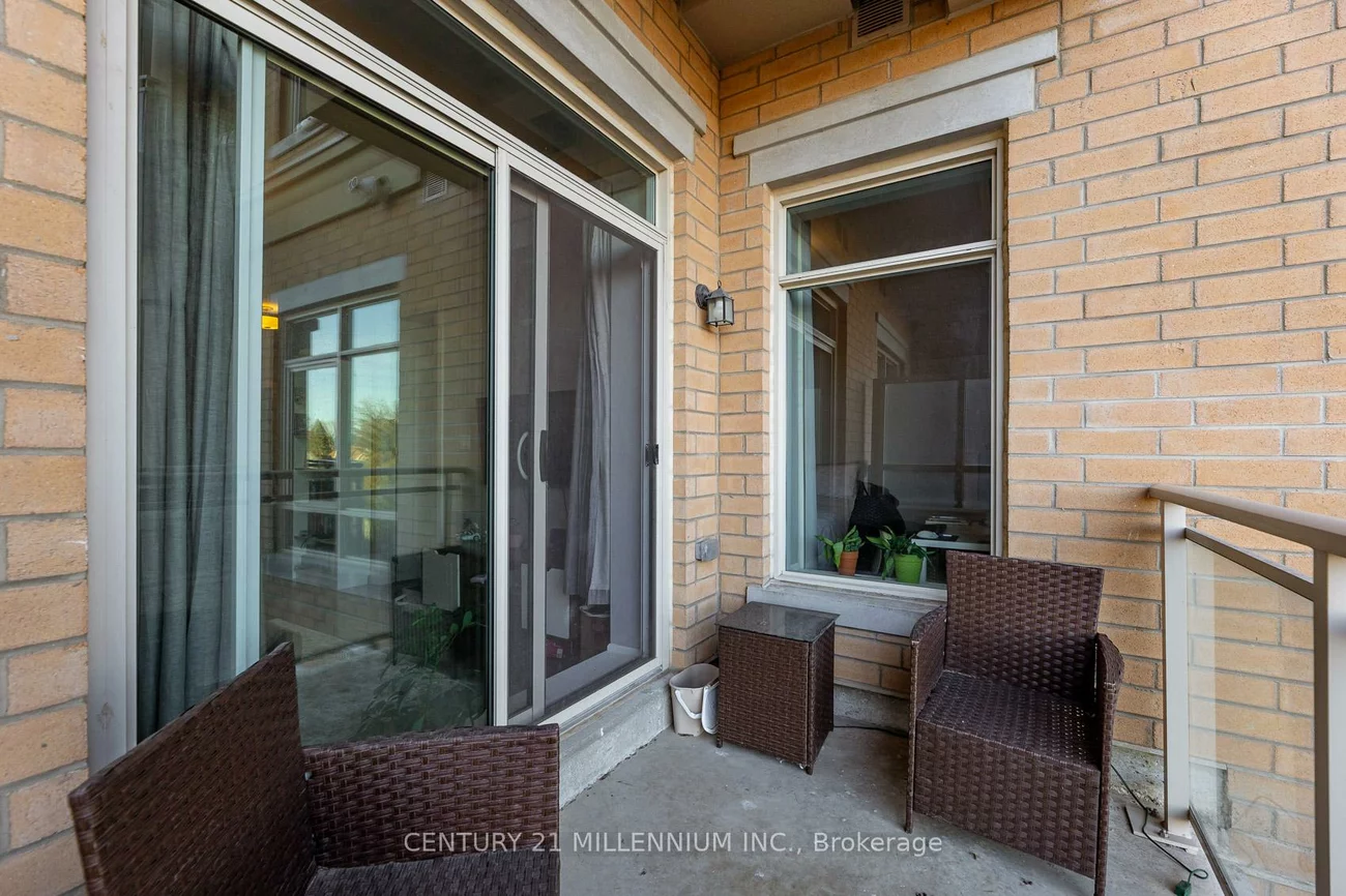 15277, Yonge, Aurora Village, Aurora