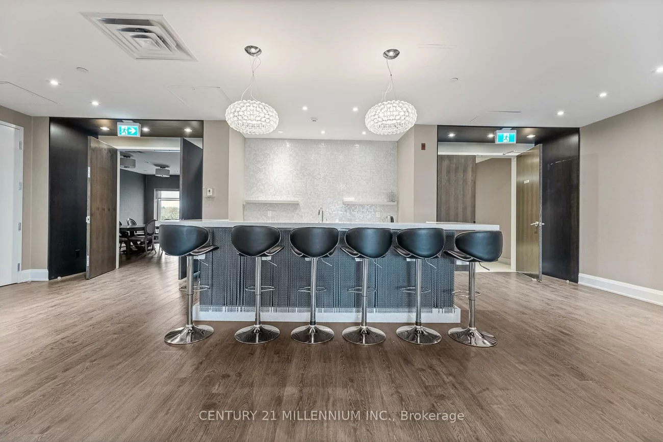 15277, Yonge, Aurora Village, Aurora