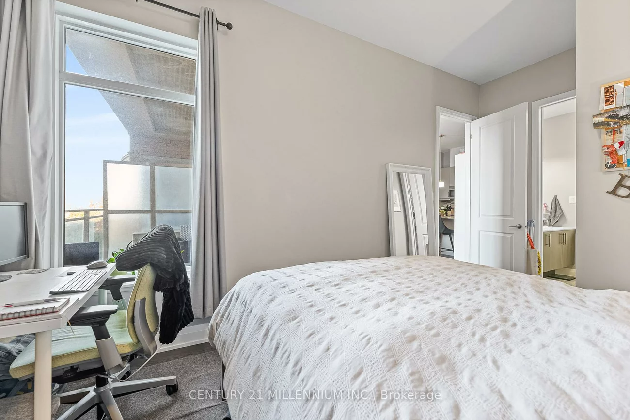 15277, Yonge, Aurora Village, Aurora