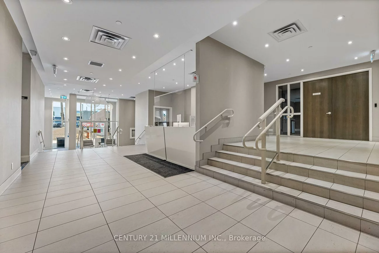 15277, Yonge, Aurora Village, Aurora