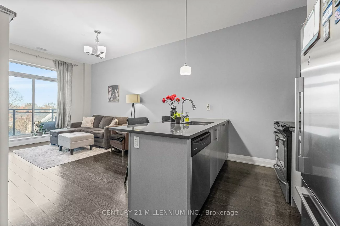 15277, Yonge, Aurora Village, Aurora