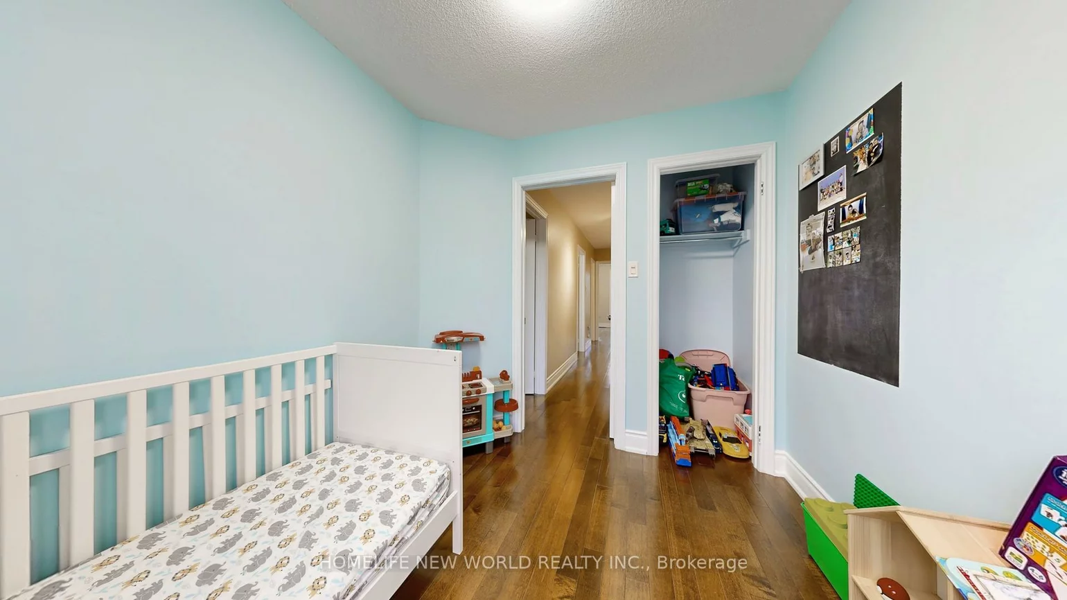 52, Wyatt, Bayview Wellington, Aurora