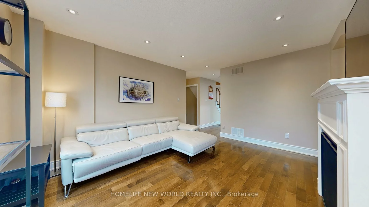 52, Wyatt, Bayview Wellington, Aurora