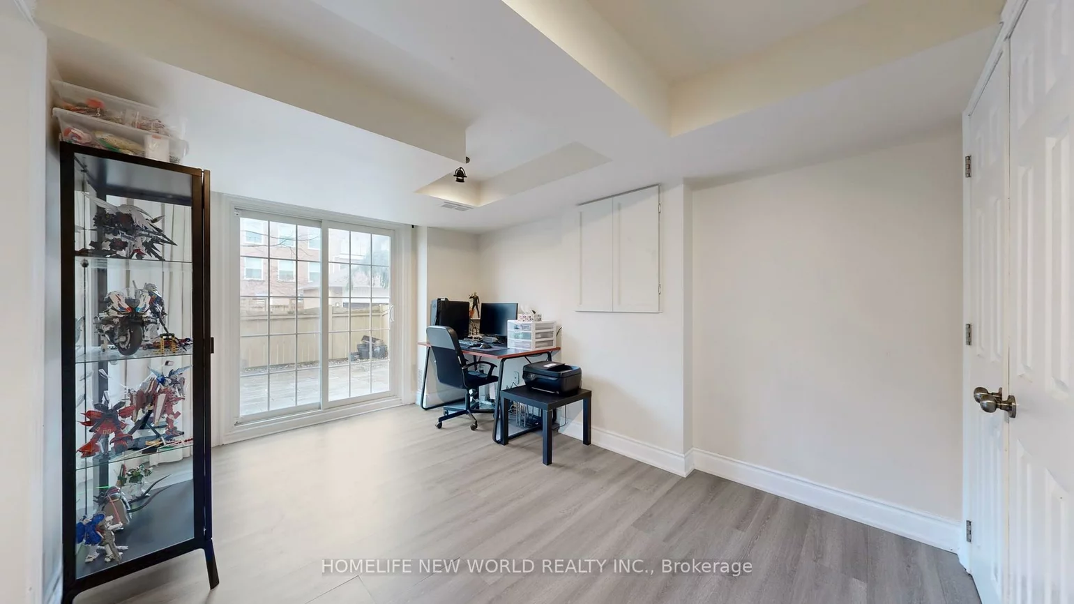 52, Wyatt, Bayview Wellington, Aurora