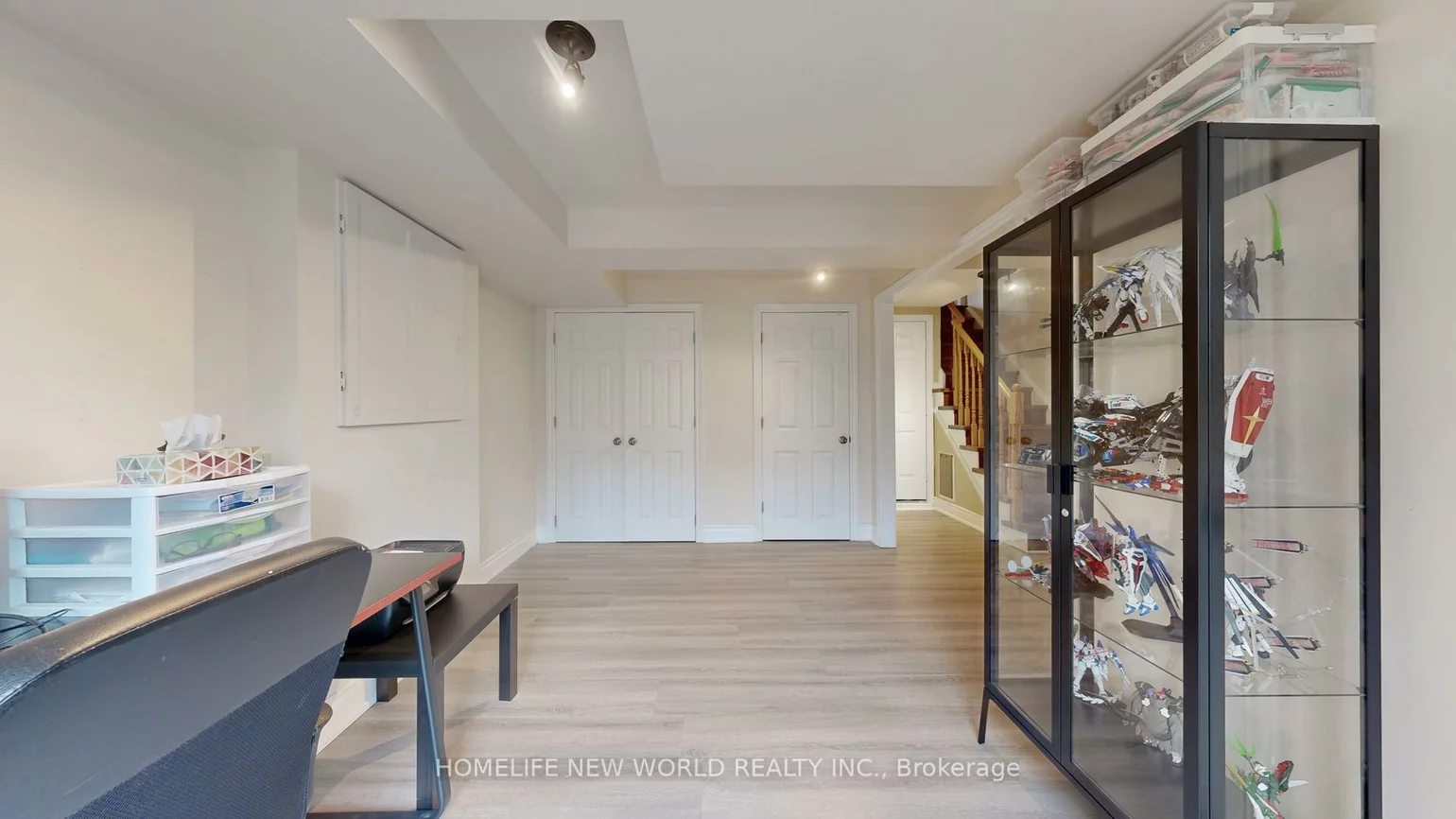 52, Wyatt, Bayview Wellington, Aurora