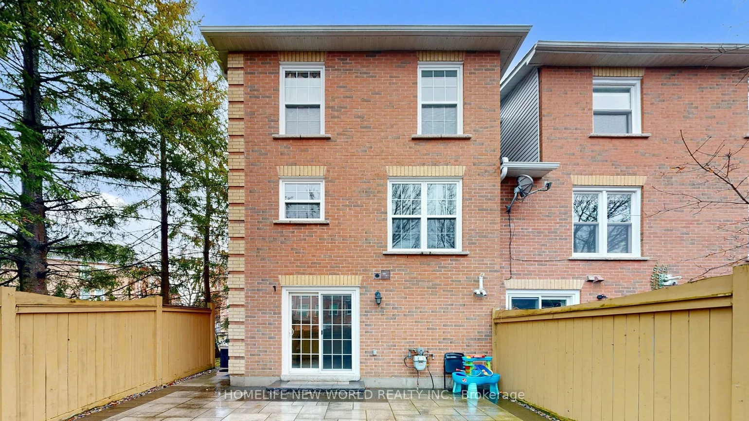 52, Wyatt, Bayview Wellington, Aurora