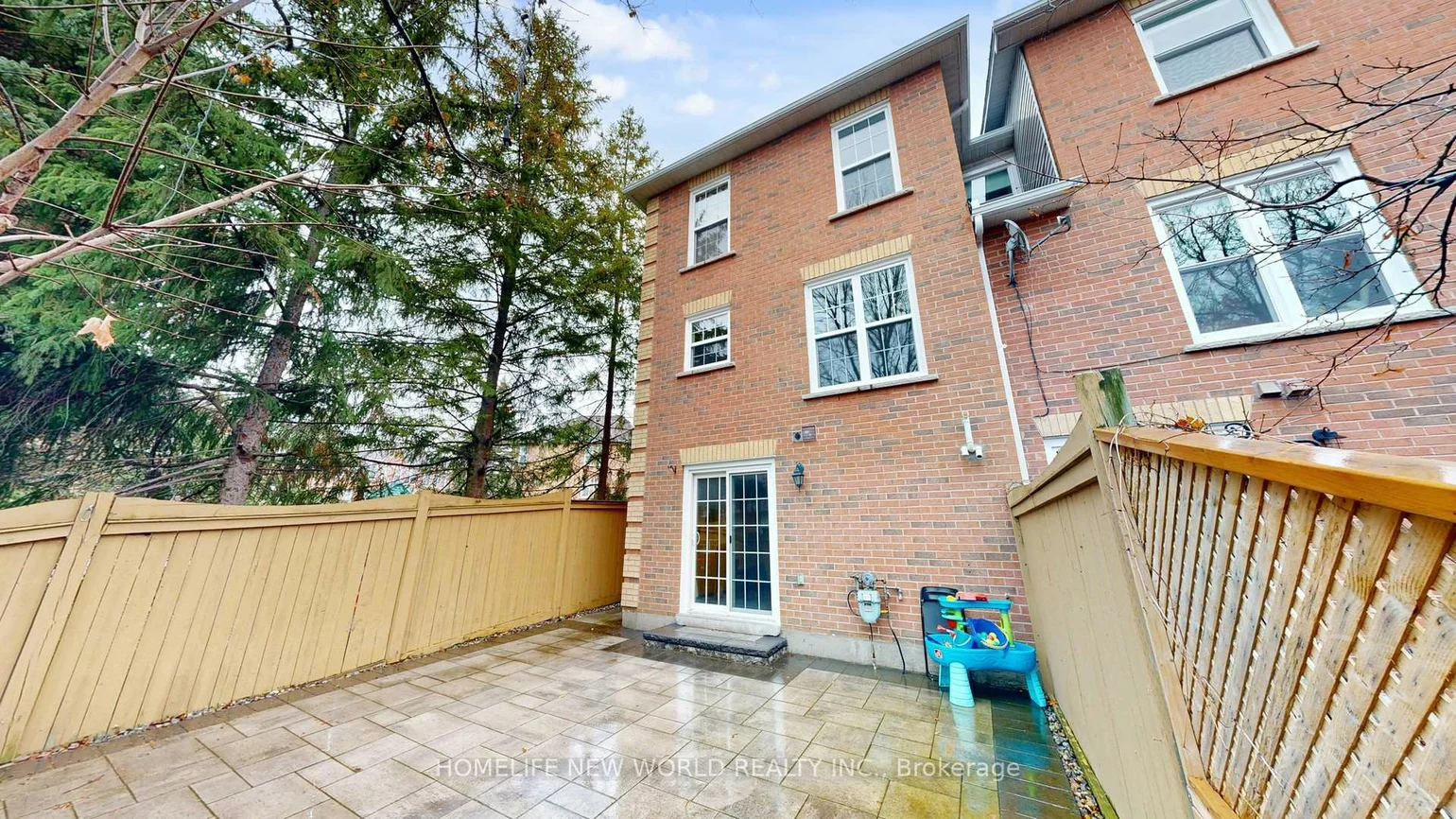 52, Wyatt, Bayview Wellington, Aurora