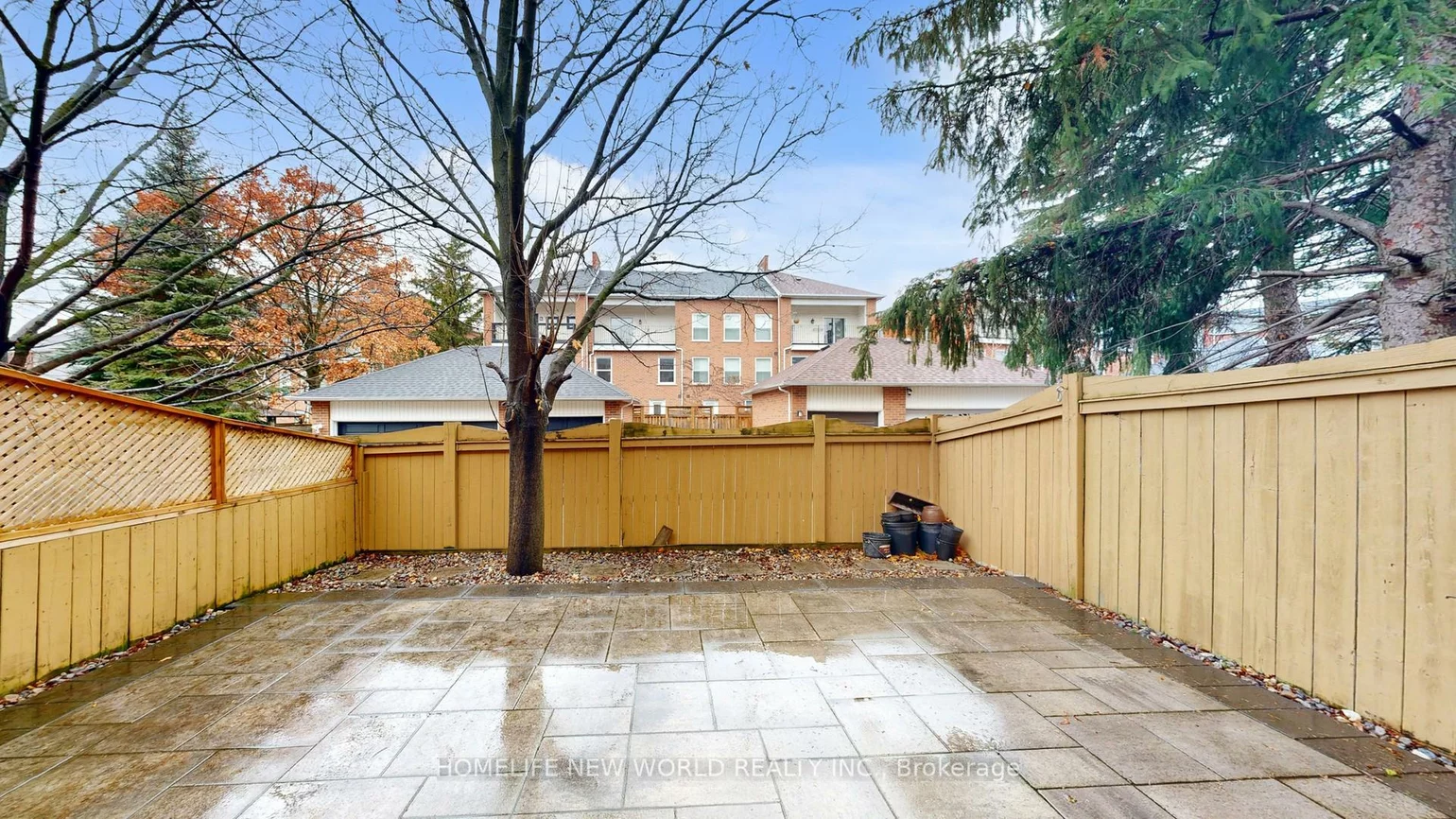 52, Wyatt, Bayview Wellington, Aurora