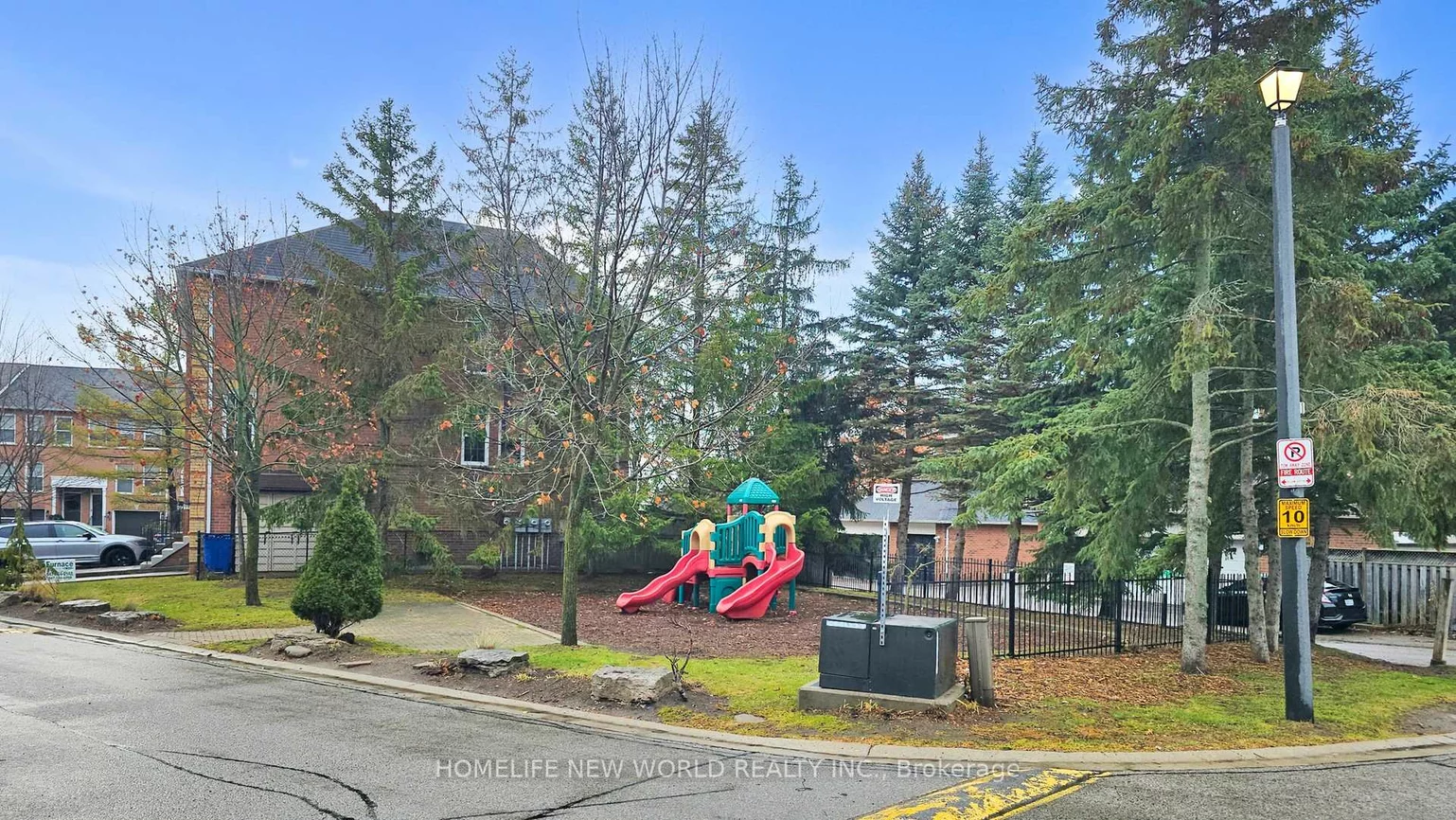 52, Wyatt, Bayview Wellington, Aurora