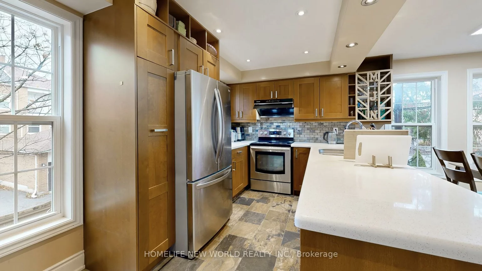 52, Wyatt, Bayview Wellington, Aurora