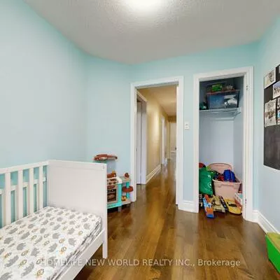 52, Wyatt, Bayview Wellington, Aurora