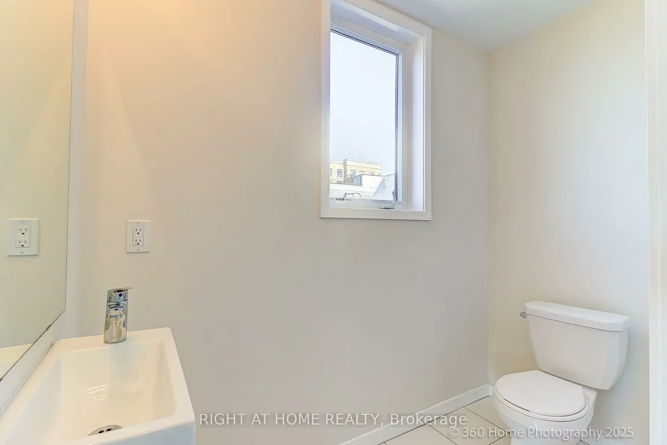 200, Alex Gardner, Aurora Village, Aurora