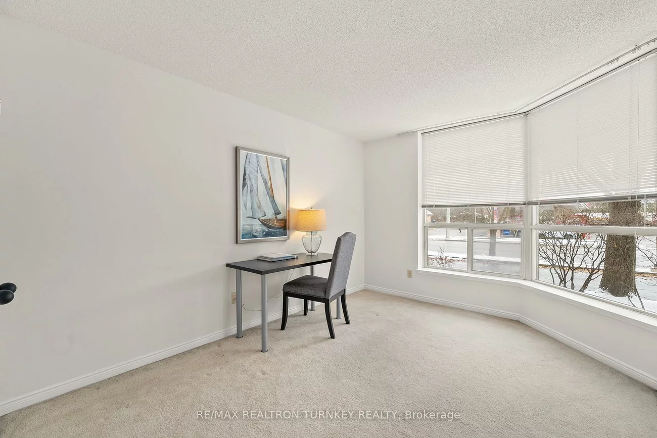 14924, Yonge, Aurora Highlands, Aurora