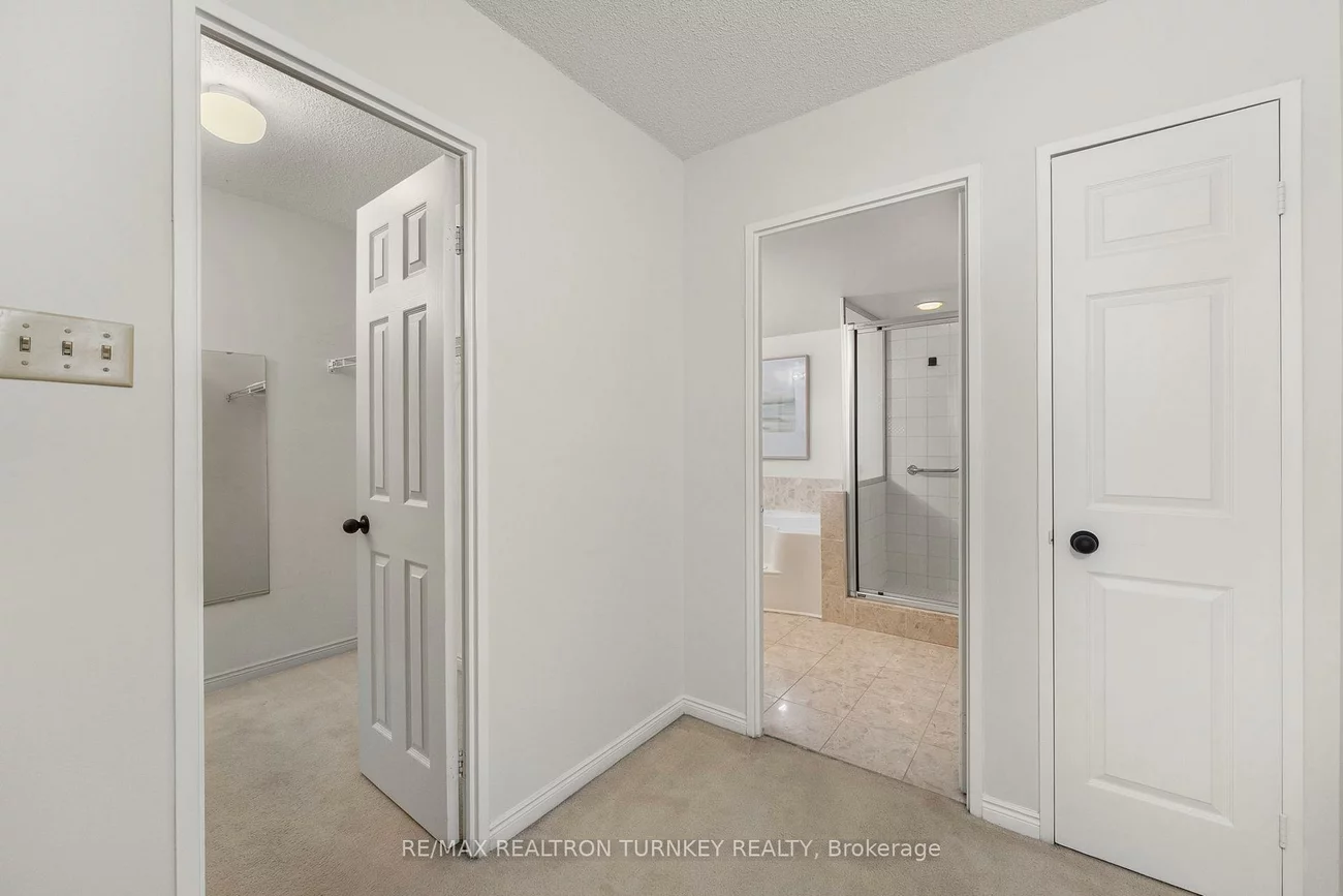 14924, Yonge, Aurora Highlands, Aurora