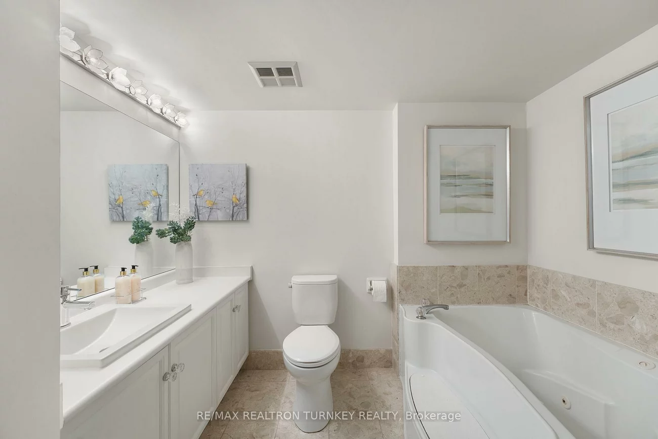 14924, Yonge, Aurora Highlands, Aurora