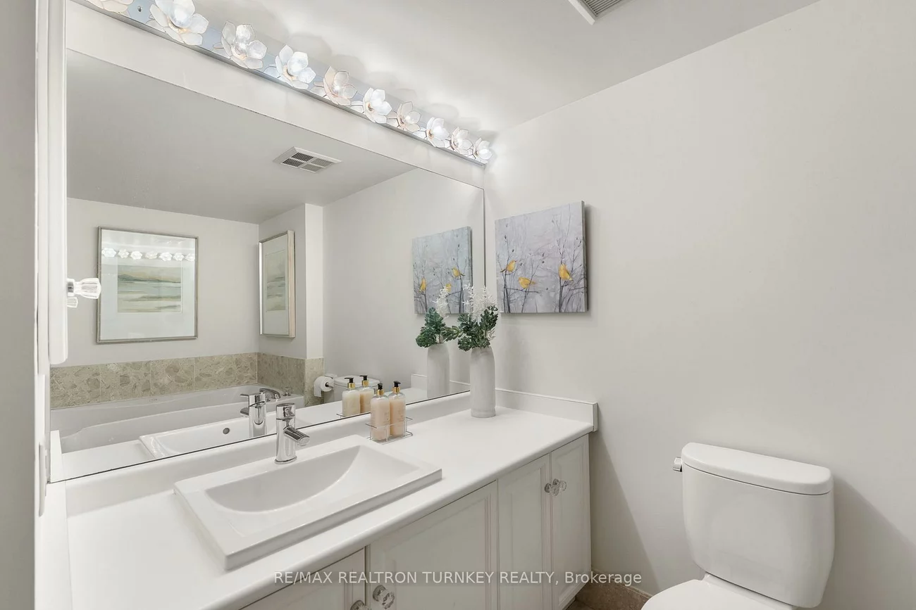 14924, Yonge, Aurora Highlands, Aurora