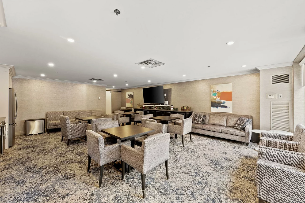 14924, Yonge, Aurora Highlands, Aurora