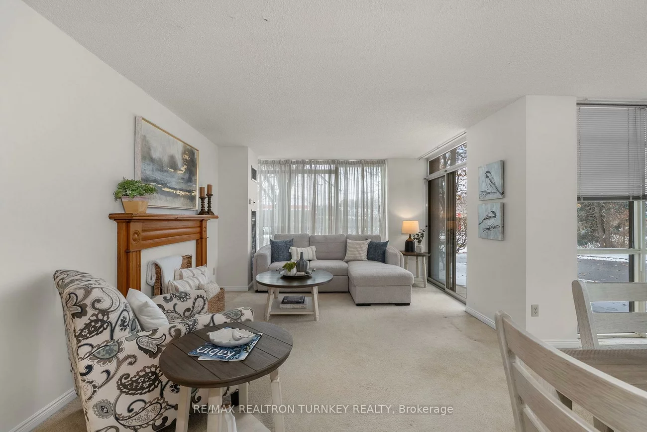 14924, Yonge, Aurora Highlands, Aurora