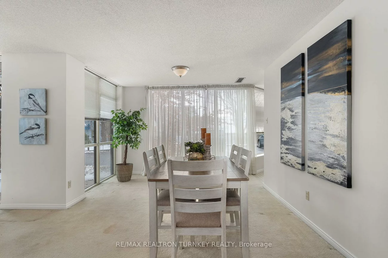 14924, Yonge, Aurora Highlands, Aurora