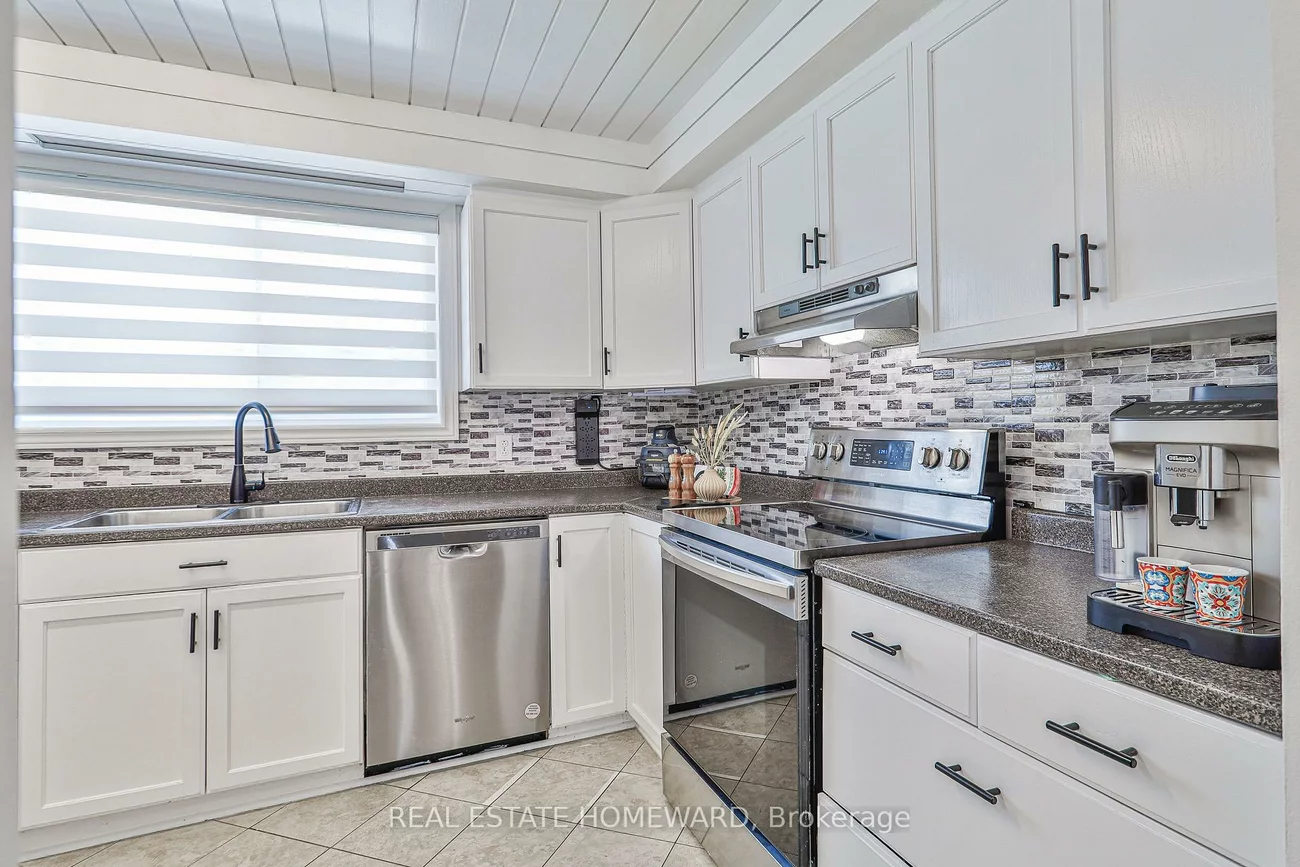 4, Poplar, Aurora Highlands, Aurora