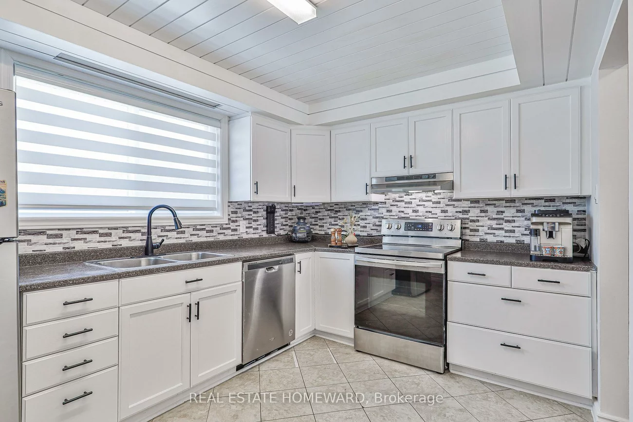 4, Poplar, Aurora Highlands, Aurora