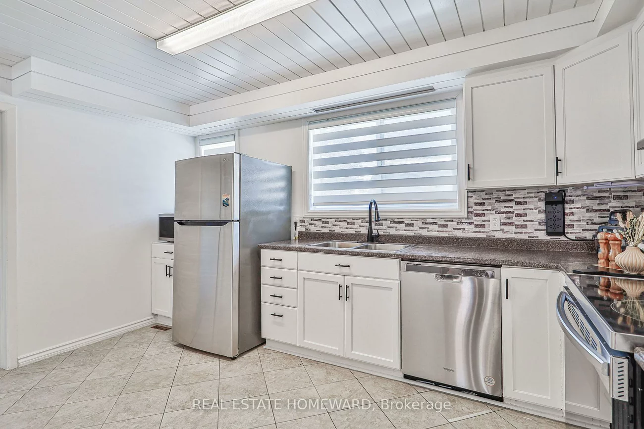 4, Poplar, Aurora Highlands, Aurora