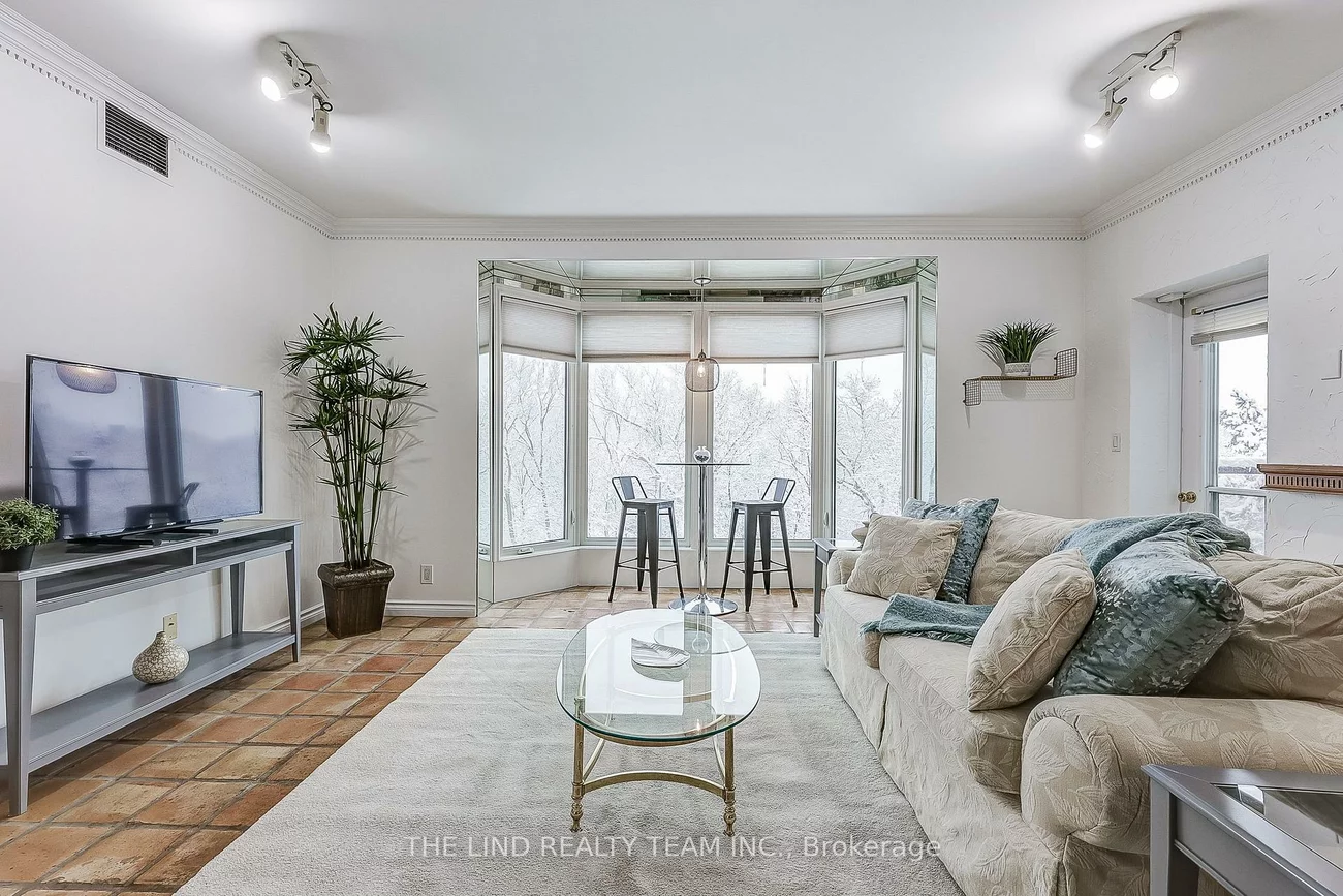 21, George, Aurora Village, Aurora