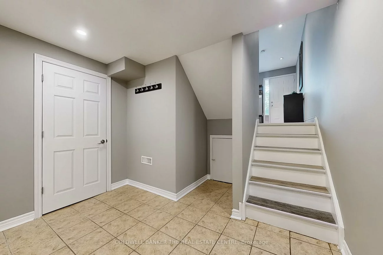 195, Milestone, Aurora Village, Aurora