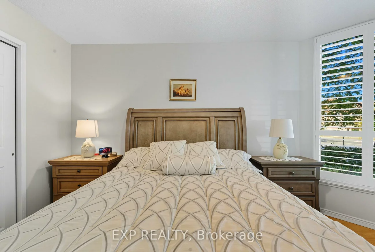 14924, Yonge, Aurora Highlands, Aurora