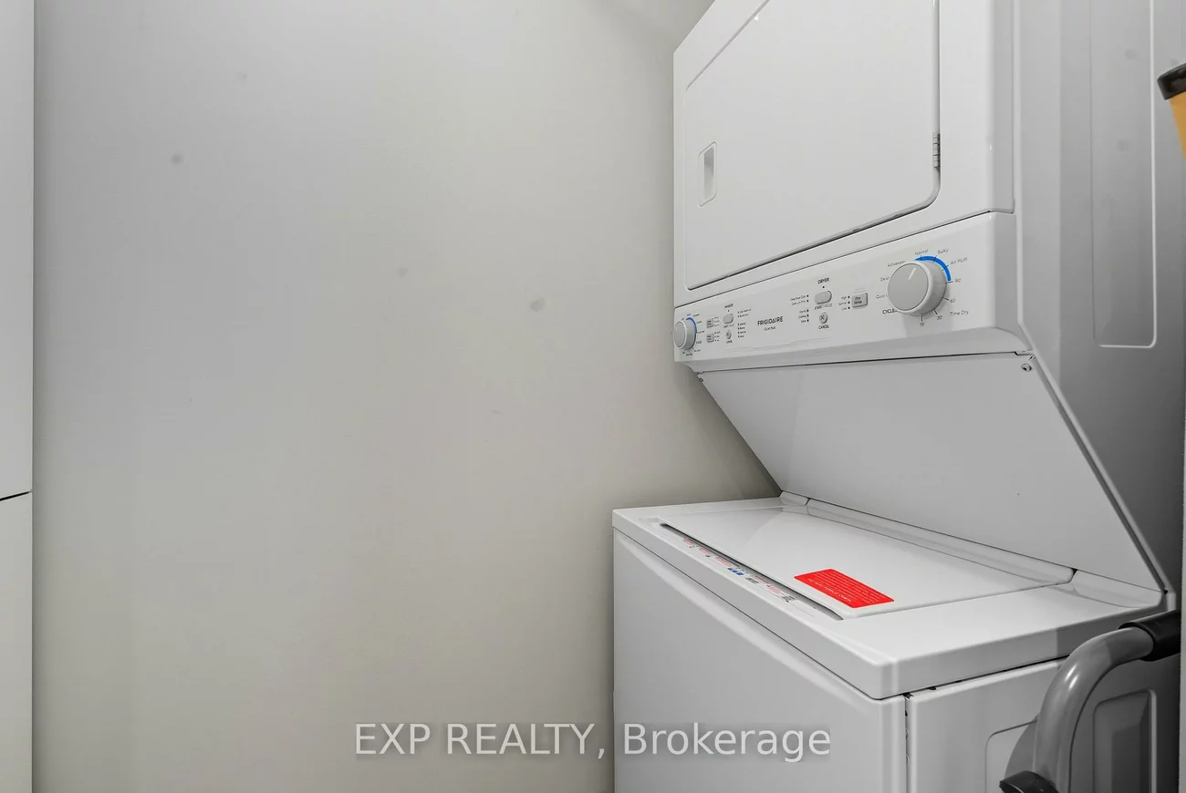 14924, Yonge, Aurora Highlands, Aurora