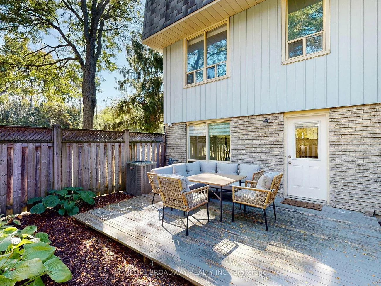 109, Poplar, Aurora Highlands, Aurora