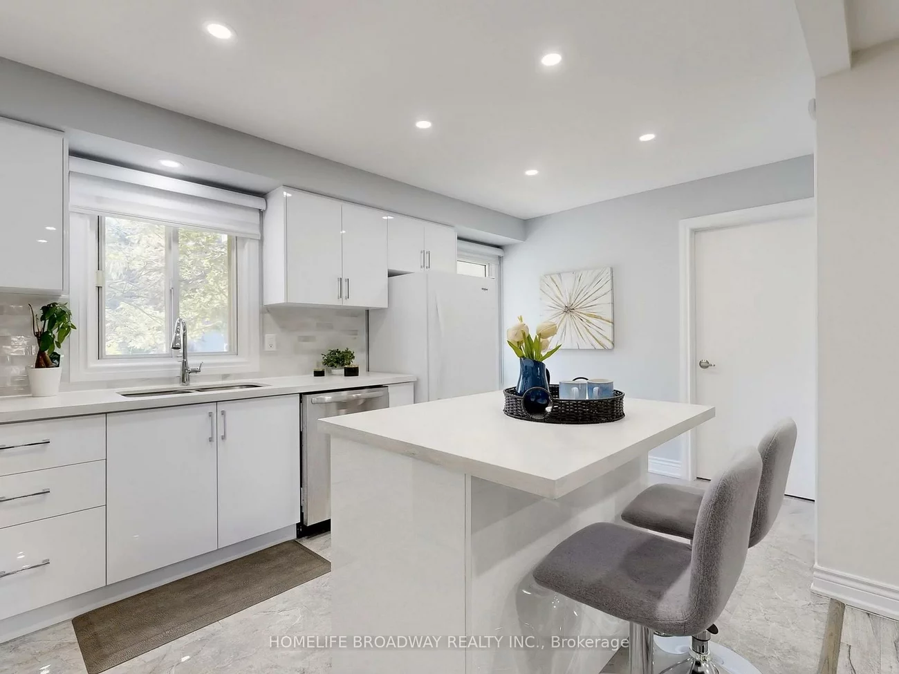 109, Poplar, Aurora Highlands, Aurora