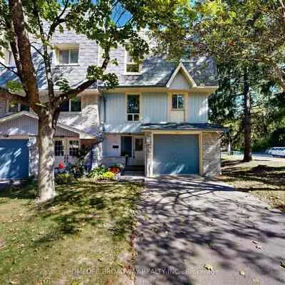 109, Poplar, Aurora Highlands, Aurora