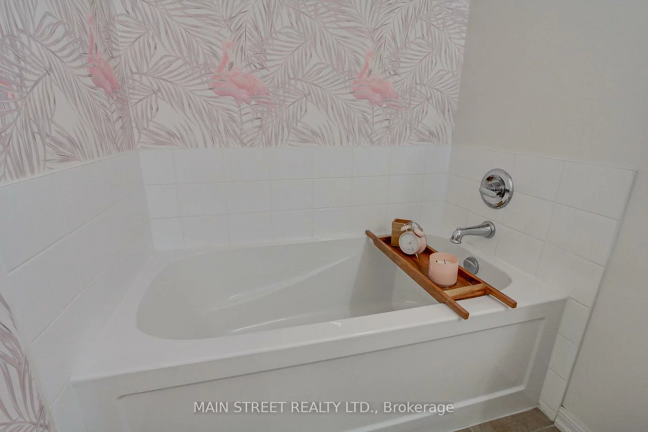 15949, Bayview, Bayview Northeast, Aurora