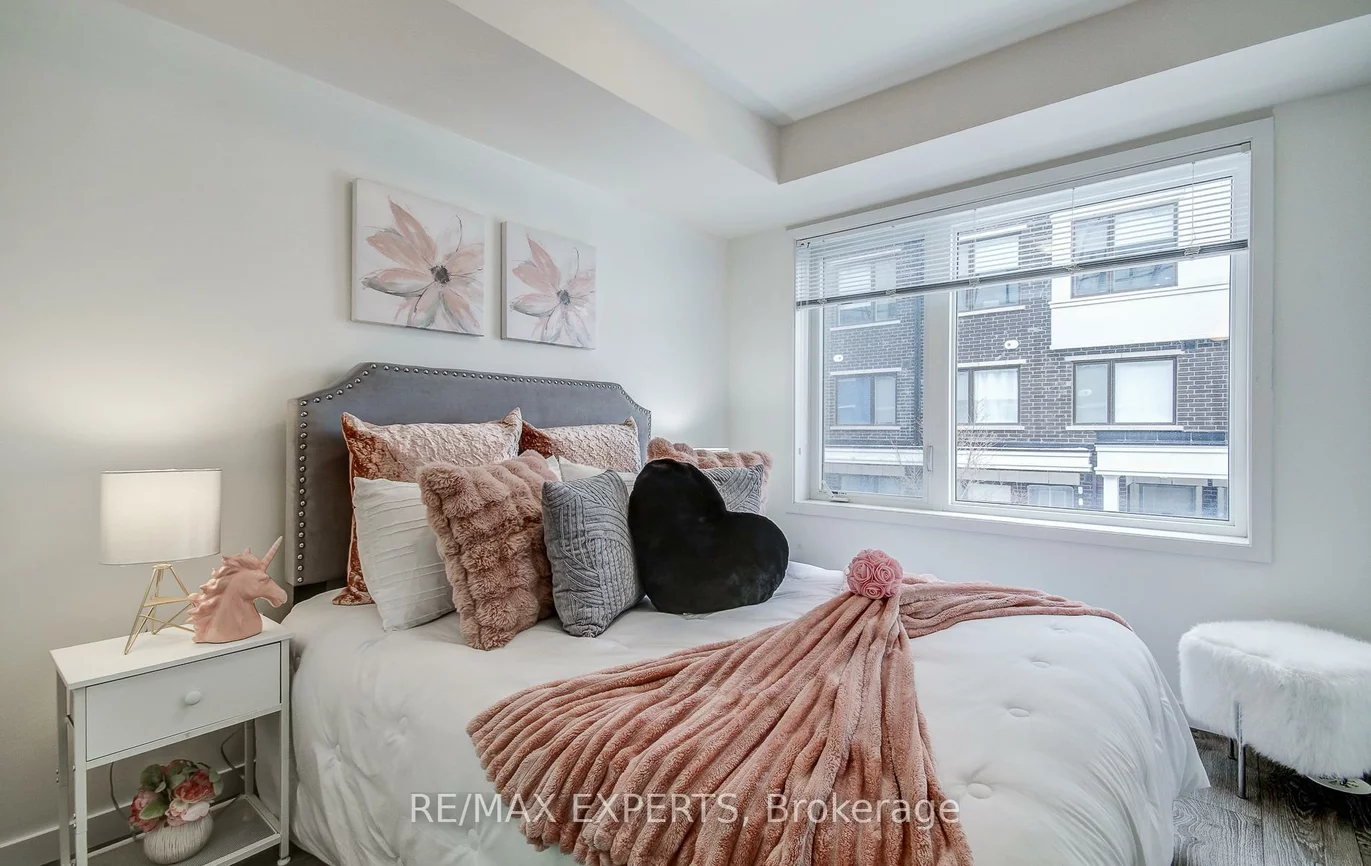 300, Alex Gardner, Aurora Village, Aurora