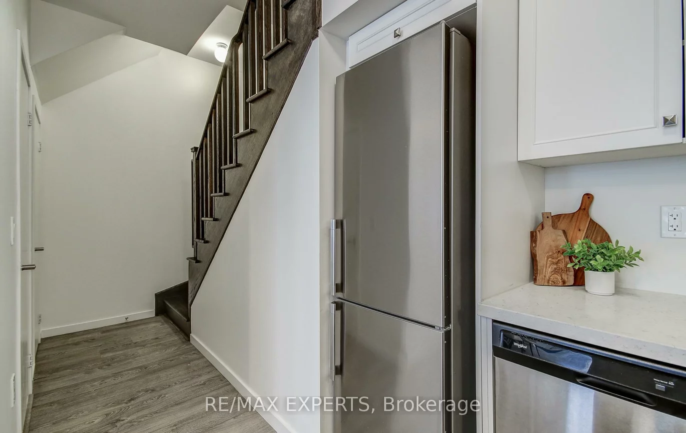 300, Alex Gardner, Aurora Village, Aurora