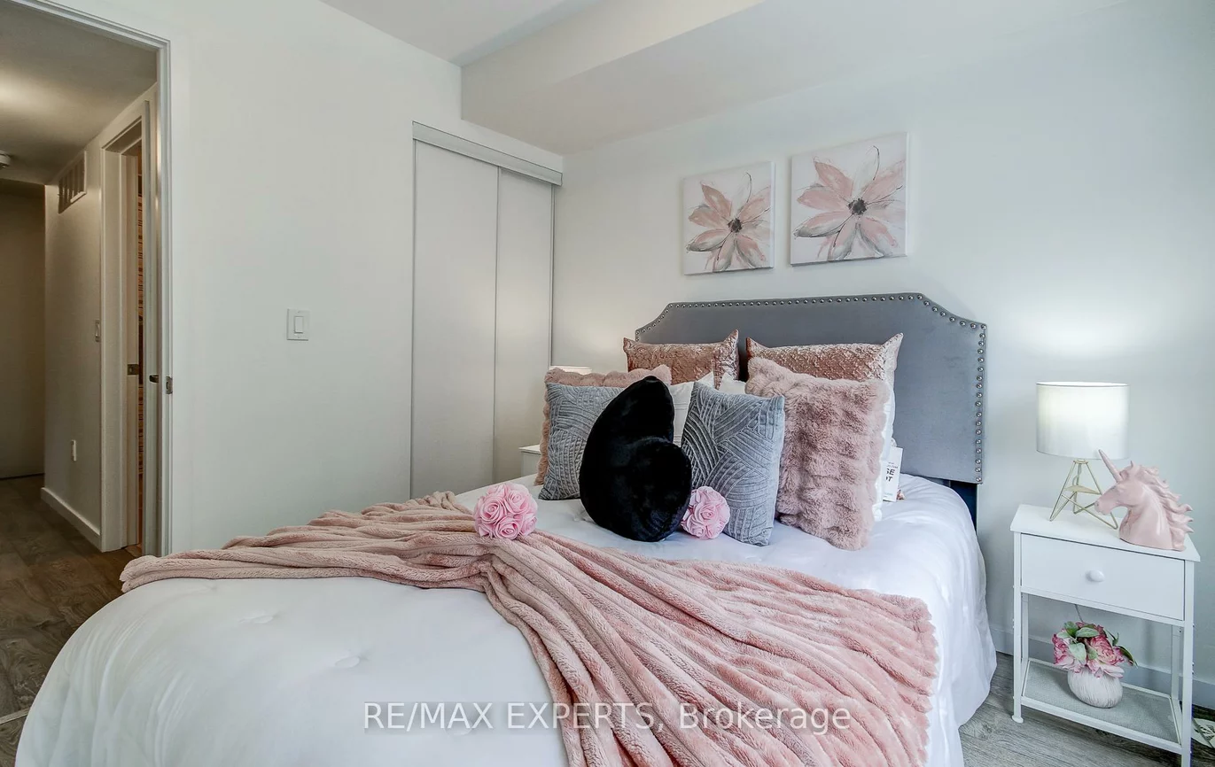 300, Alex Gardner, Aurora Village, Aurora