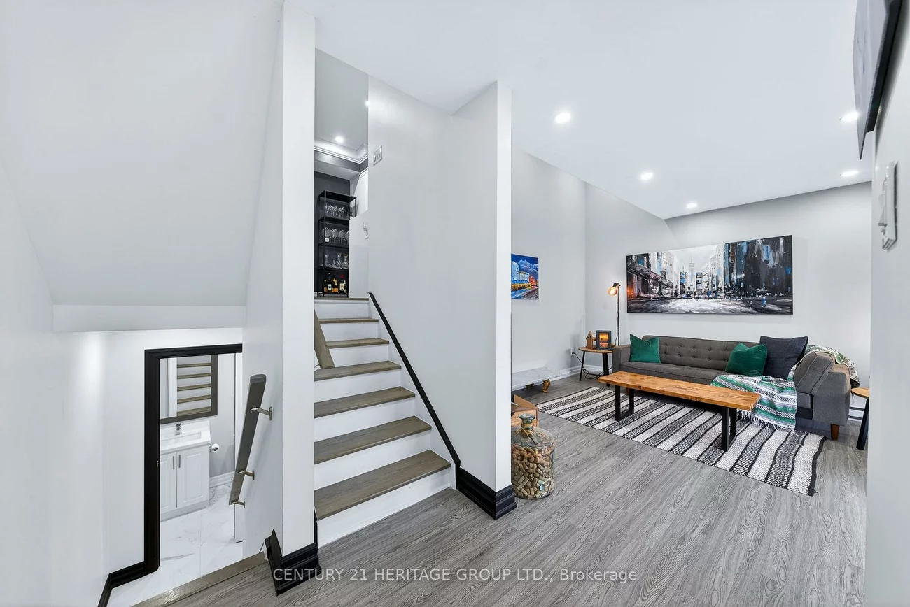 293, Milestone, Aurora Village, Aurora