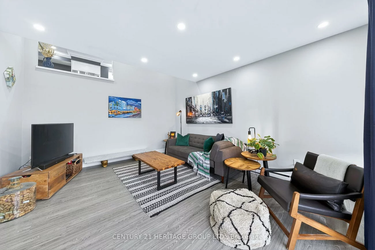 293, Milestone, Aurora Village, Aurora