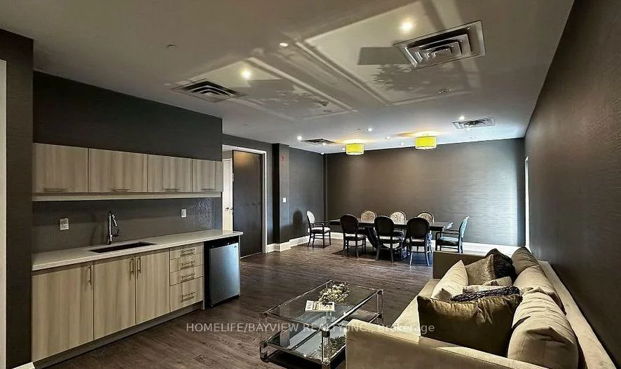 15277, Yonge, Aurora Village, Aurora