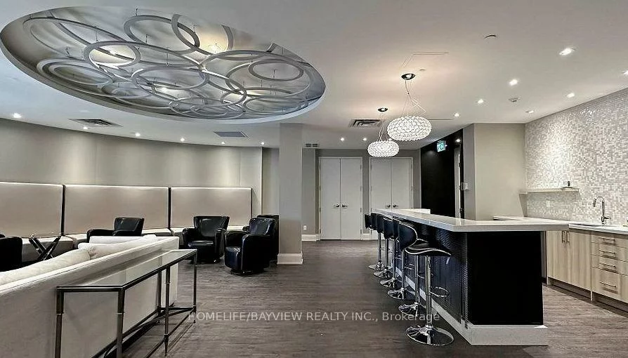 15277, Yonge, Aurora Village, Aurora