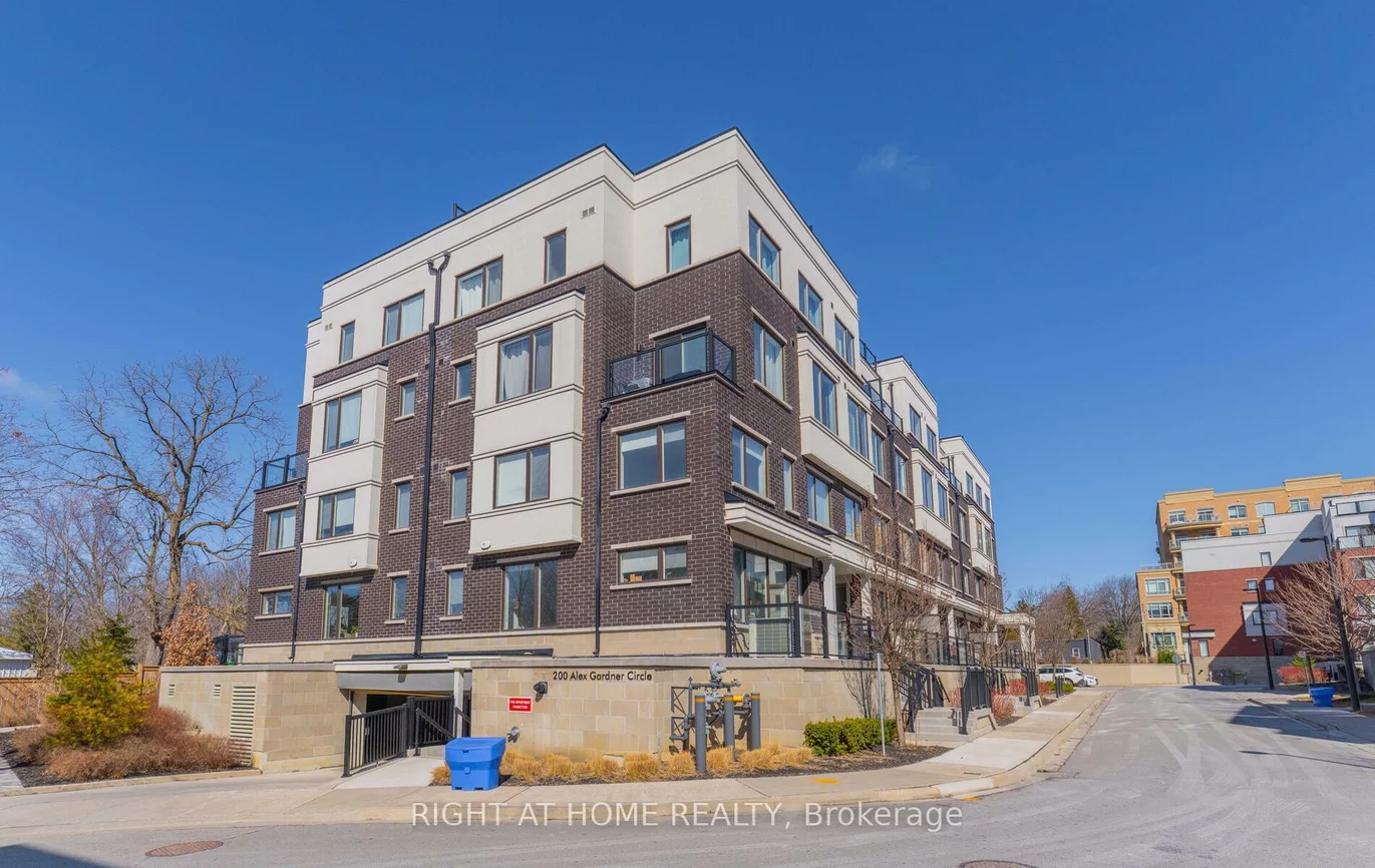 200, Alex Gardner, Aurora Heights, Aurora