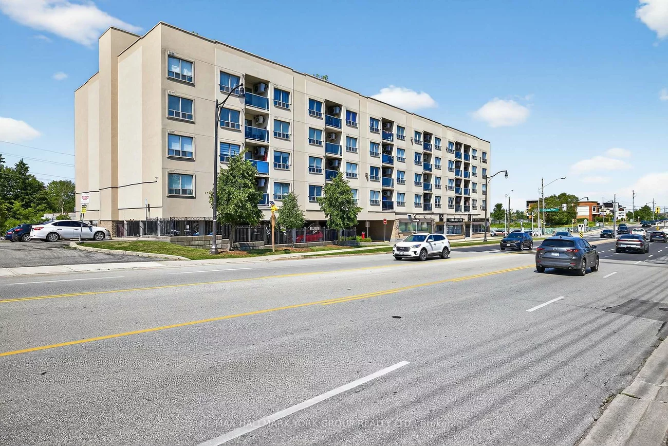 160, Wellington, Aurora Village, Aurora