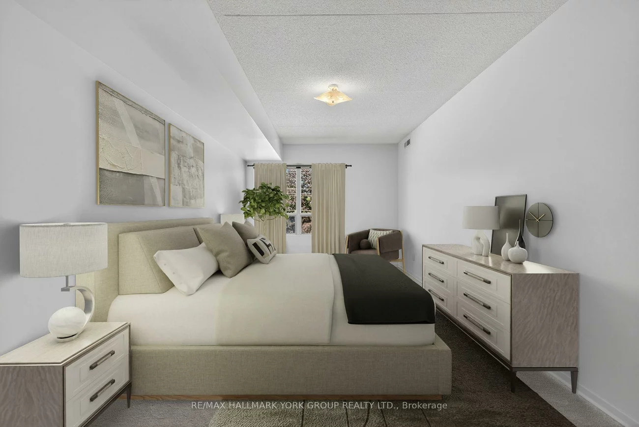 160, Wellington, Aurora Village, Aurora