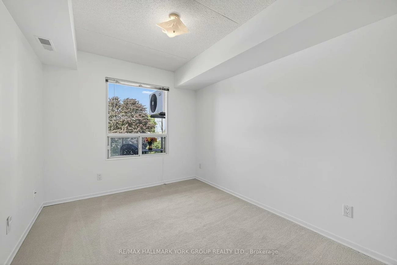 160, Wellington, Aurora Village, Aurora